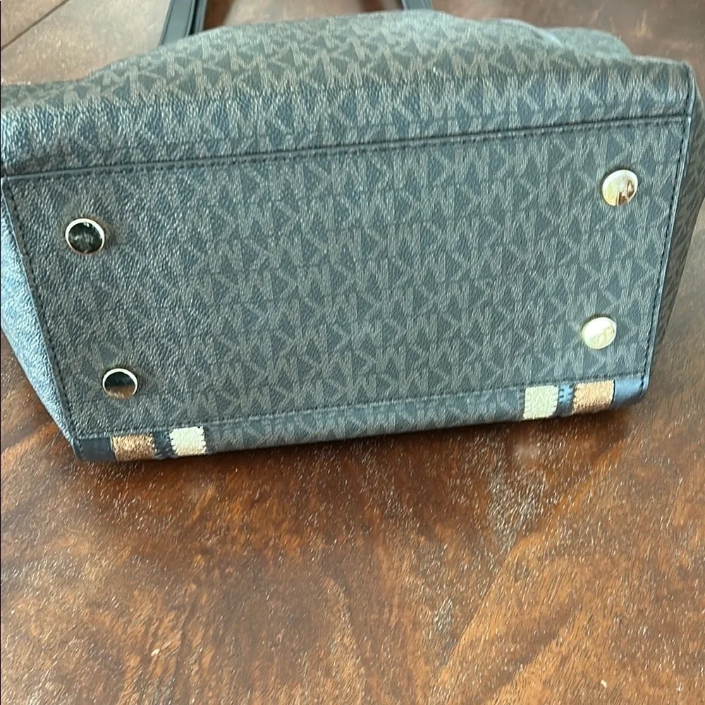 Michael Kors elegant michael